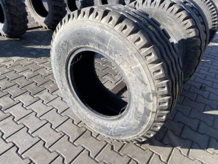 Opona rolnicza uniwersalna 12.5/80-18 BKT IMPLEMENT- AW702 / 90% Bieżnika