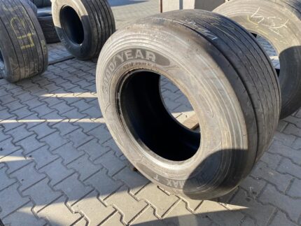 Opona używana ciężarowa naczepowa 435/50R19.5 GOODYEAR FUEALMAX T / 9-11mm