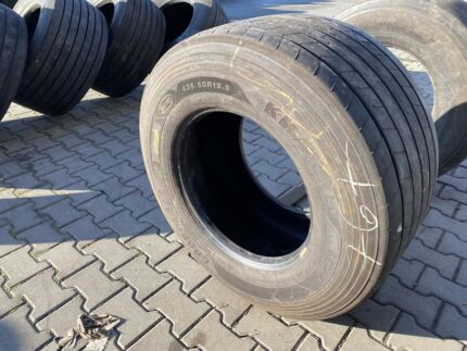 Opona ciężarowa używana naczepowa 435/50R19.5 GOODYEAR KMAX T GEN-2 / 6-7mm