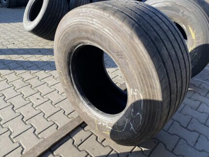 Opona ciężarowa używana naczepowa 435/50R19.5 DUNLOP SP247 / 9-10mm