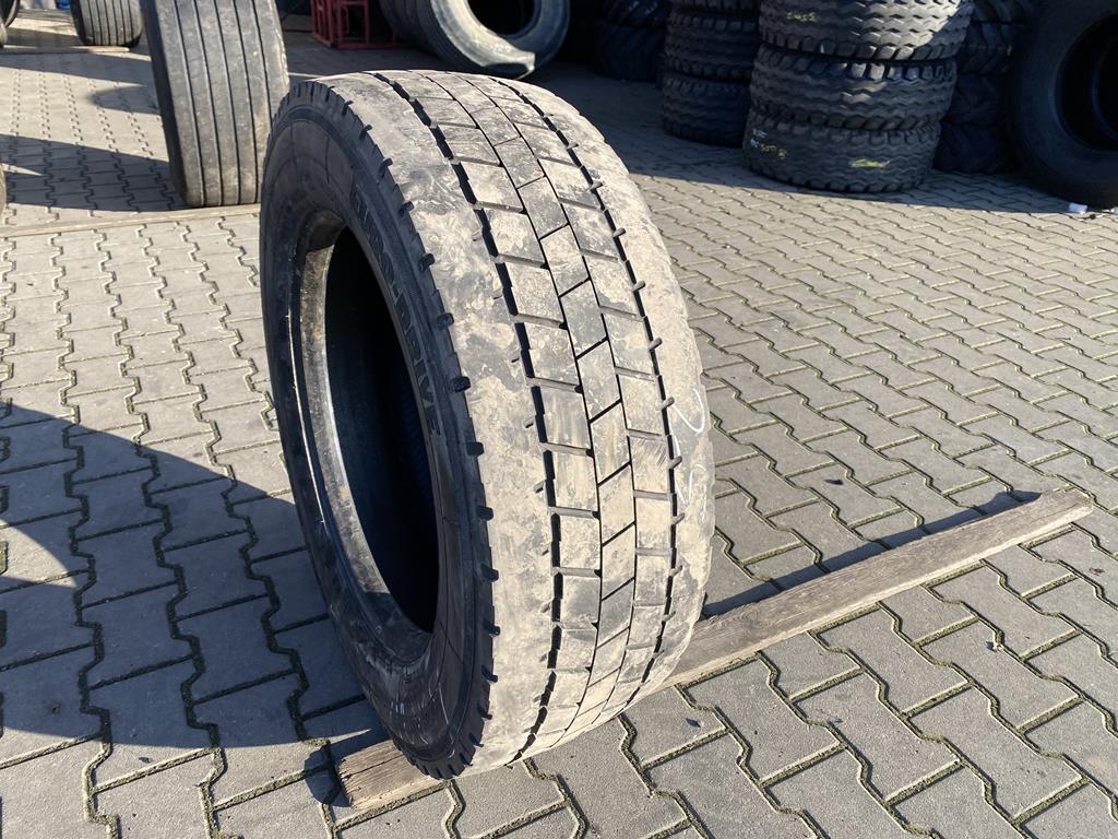 Opony ciężarowe Opona ciężarowa używana napędowa 295/60R22.5 SEMPERIT EURO-DRIVE / 5-7mm