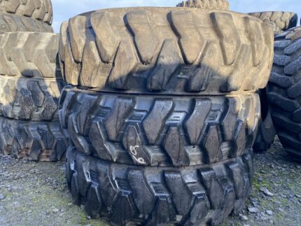  Opony przemysłowe do koparki 290/90-20 LIEBHERR EXCAVATOR EM-22 / 90-100% Bieżnika