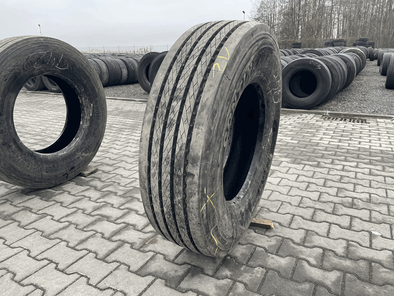 Opony ciężarowe Opona ciężarowa używana prowadząca 295/80R22.5 CONTINENTAL HSR2 / 15-16mm