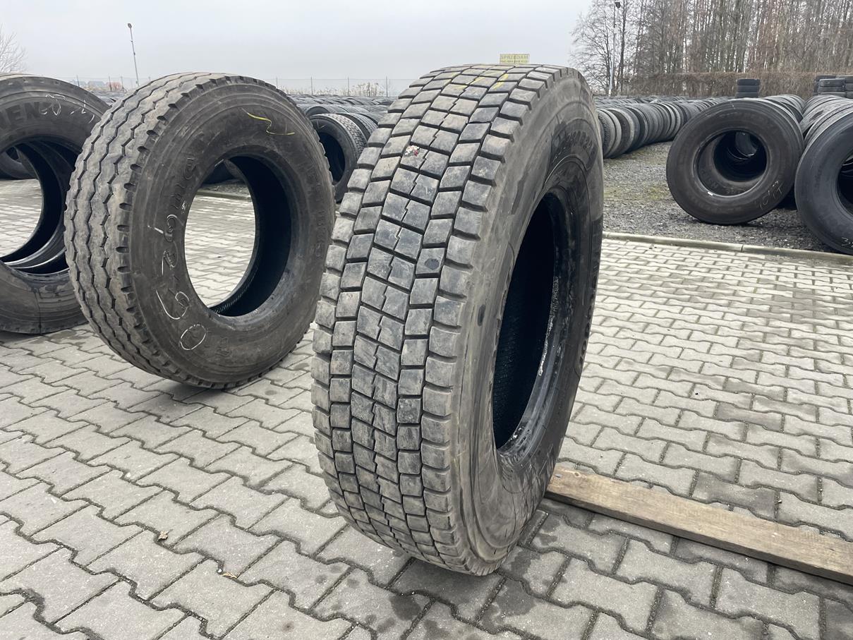 Opony ciężarowe Opona ciężarowa używana napędowa 295/80R22.5 BIEŻNIKOWANA TYP BRIDGESTONE M729 / 14-16mm
