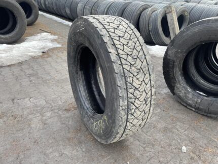Opona używana ciężarowa napędowa 315/70R22.5 GOODYEAR KMAX  D GEN-2 / 9-10mm