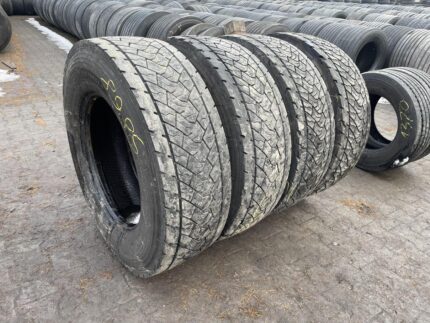 Opony używane ciężarowe napędowe 315/70R22.5 GOODYEAR KMAX D GEN-2 / 9-12mm