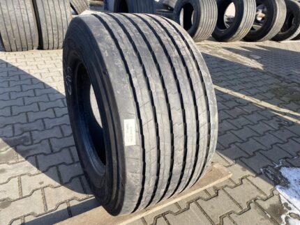 Opona ciężarowa używana naczepowa 445/45R19.5 GOODYEAR KMAX T GEN-2 / 10-11mm