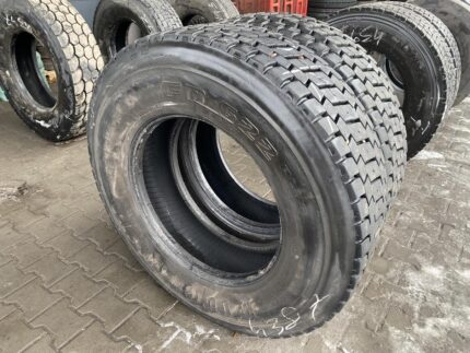 Opony ciężarowe używane napędowe 315/70R22.5 BIEŻNIKOWANA TYP BRIDGESTONE M729 / 14-16mm