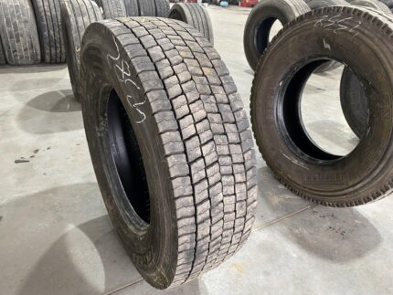 Opona ciężarowa używana napędowa 315/70R22.5 PIRELLI TR:01 TRIATHLON / 18mm