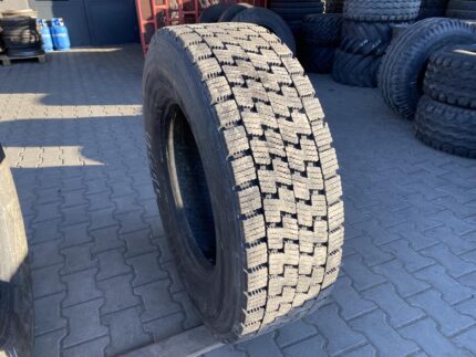 Opona ciężarowa używana napędowa 315/70R22.5 BIEŻNIKOWANA TYP NOKIAN HAKKAPELIITTA TRUCK D / 11-15mm