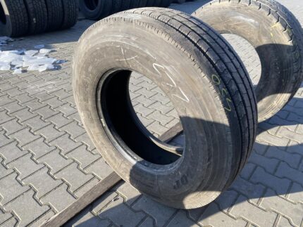 Opona ciężarowa używana prowadząca 305/70R19.5 DUNLOP SP344 / 9-10mm