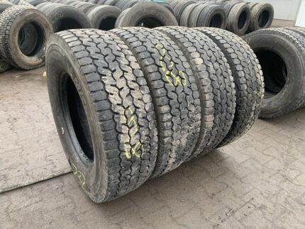 Opony używane ciężarowe napędowe 285/70R19.5 MICHELIN X MULTI D / 10-11mm