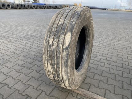 Opona ciężarowa używana prowadząca 315/70R22.5 UNIROYAL FH40 / 9-10mm