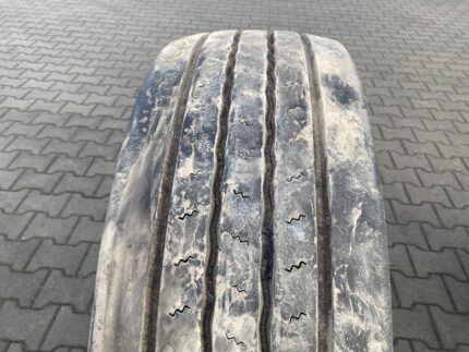 Opona ciężarowa używana prowadząca 315/70R22.5 UNIROYAL FH40 / 9-10mm
