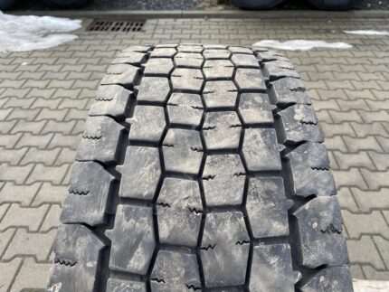 Opona ciężarowa używana napędowa 315/70R22.5 TRAZANO NOVO TRANS D26 / 8-11mm
