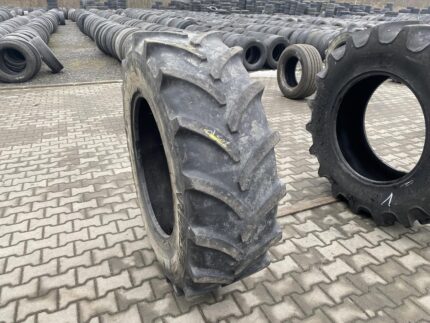 Opona rolnicza 420/85R30 16.9R30 16.9-30 VREDESTEIN TRAXION 85 / 50% bieżnika