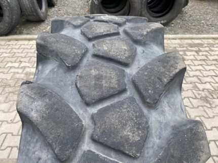 Opona używana przemysłowa 15.5-25, 15.5R25 MITAS EARTHMOVE EM-80 / 40% bieżnika
