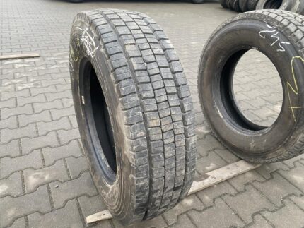 Opona ciężarowa używana napędowa 215/75R17.5 DUNLOP SP444 / 11mm