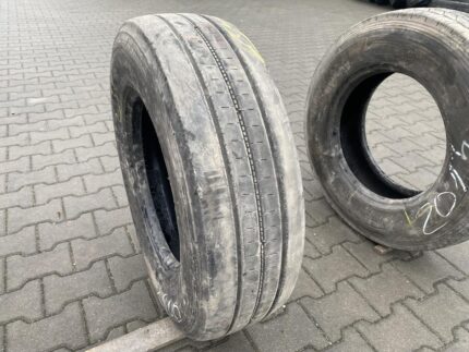 Opona ciężarowa używana prowadząca 235/75R17.5 BRIDGESTONE R-STEER 002 / 7mm