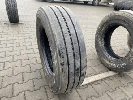 Opona ciężarowa używana prowadząca 235/75R17.5 BRIDGESTONE R-STEER 002 / 7mm