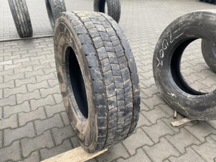 Opona ciężarowa używana napędowa 235/75R17.5 UNIROYAL DH40 / 9-11mm
