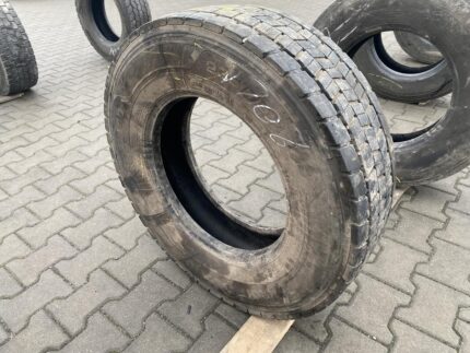 Opona ciężarowa używana napędowa 235/75R17.5 UNIROYAL DH40 / 9-11mm