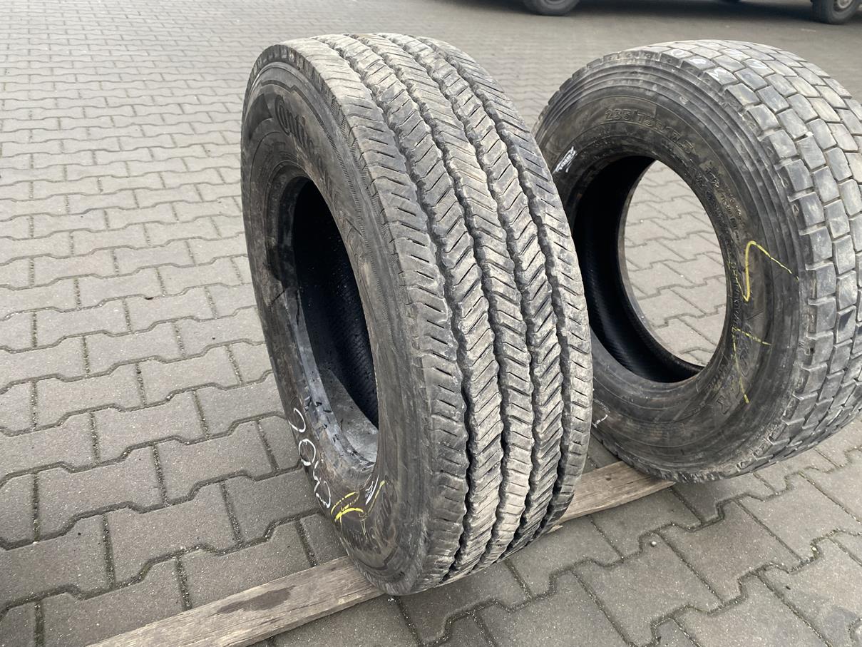 Opona ciężarowa używana prowadząca 235/75R17.5 CONTINENTAL SCANDINAVIA LS3 / 10-11mm Opona ciężarowa używana prowadząca 235/75R17.5 CONTINENTAL SCANDINAVIA LS3 / 10-11mm