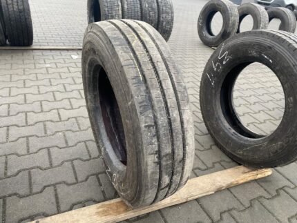 Opona ciężarowa używana 205/75R17.5 BRIDGESTONE R-STEER 002 / 9-10mm