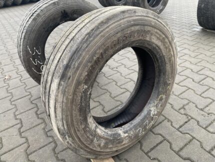 Opona ciężarowa używana 205/75R17.5 BRIDGESTONE R-STEER 002 / 9-10mm
