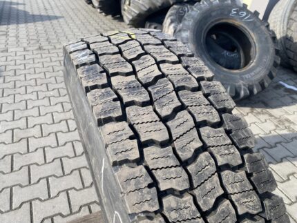 Opona ciężarowa używana napędowa 295/80R22.5 BIEŻNIKOWANA TYP BANDAC BDR-HS / 21-22mm