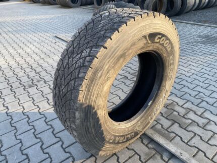 Używana opona ciężarowa napędowa 315/80R22.5 GOODYEAR ULTRA GRIP MAX D / 11-12mm