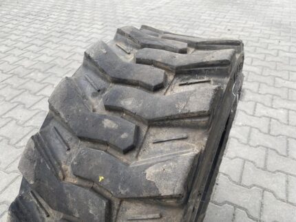 Opona przemysłowa do Bobcata 12-16.5 (320/70-16.5) DELI TIRE SKID TRAC