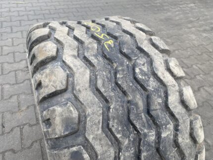 Opona do maszyn rolniczych 15.0/55-17 BKT IMPLEMENT AW705