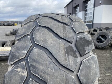 Opona przemysłowa 23.5R25 BRIDGESTONE VJT / Pogłębiany bieżnik