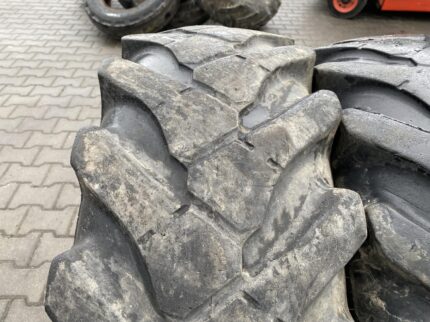 Opona używana przemysłowa do maszyn 12.5-18 12.5/80-18 BKT MP567 / 30% Bieżnika