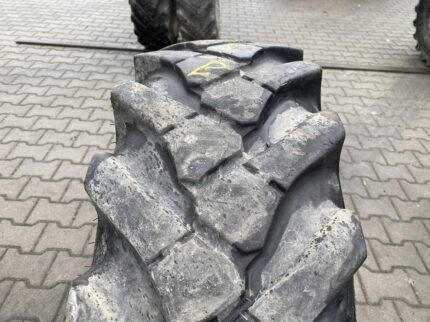 Opona używana przemysłowa do maszyn 12.5-18 12.5/80-18 BKT MP567 / 70% Bieżnika