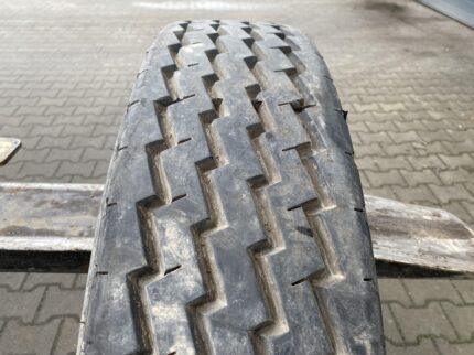 Opona ciężarowa używana prowadząca 9.00R20 PIRELLI SN66 / 90% Bieżnika
