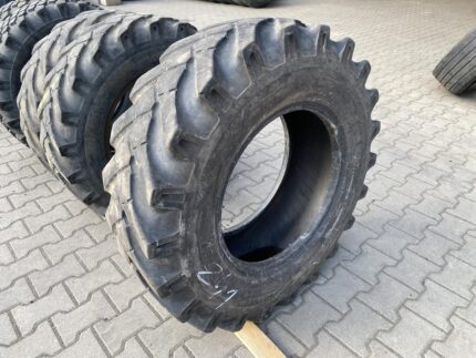 Opona przemysłowa do koparko ładowarki 12.5-20 MPT BKT MP567 / 50% BIEŻNIKA