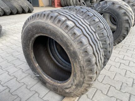 Opony do maszyn rolniczych 10.5/80-18 BKT IMPLEMENT AW-702 / 95% Bieżnika