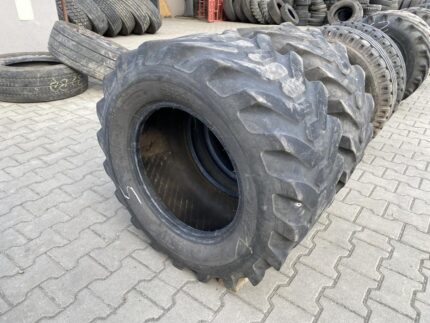Opony używane przemysłowe 15.5/60-18 BKT AT 621 / 30% BIEŻNIKA