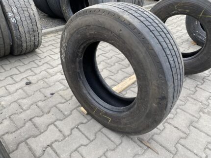 Opona ciężarowa używana prowadząca 245/70R17.5 PIRELLI R02 PROFUEL STEER / 9mm
