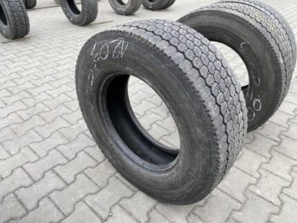 Opona ciężarowa używana 245/70R17.5 PIRELLI TR:01 TRIATHLON / 8-9mm