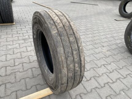 Opona ciężarowa używana naczepowa 235/75R17.5 UNIROYAL TH50 / 7mm