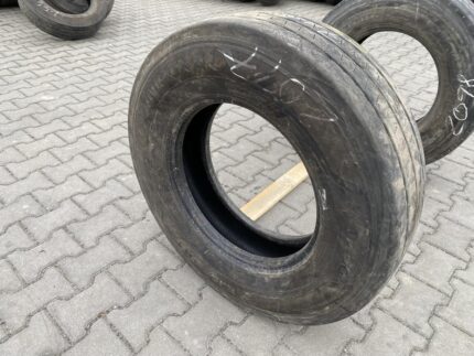 Opona ciężarowa używana naczepowa 235/75R17.5 UNIROYAL TH50 / 7mm
