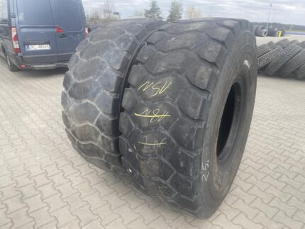 Opony używane  przemysłowe 23.5R25 BKT EARTH MAX