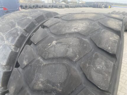 Opony używane  przemysłowe 23.5R25 BKT EARTH MAX