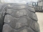 Opony używane  przemysłowe 23.5R25 BKT EARTH MAX