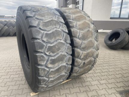 Opony używane  przemysłowe 23.5R25 BKT EARTH MAX