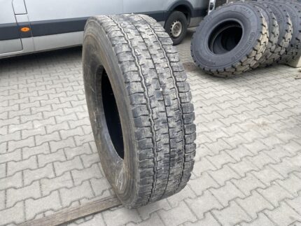 Opona ciężarowa używana napędowa 315/80R22.5 BRIDGESTONE W990 / 11-12mm