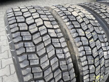 Opony używane ciężarowe napędowe 295/60R22.5 BIEŻNIKOWANA RECAMIC TYP MICHELIN XW4S / 15-16mm
